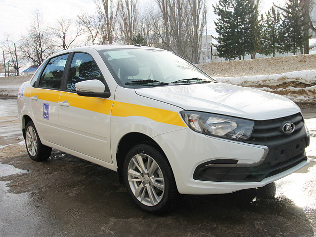 Автомобиль для инвалидов с ручным управлением на базе Lada Granta - фото Перевозка инвалидов